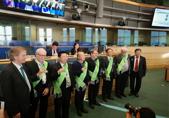 全球第一枚绿色设计勋章在欧洲议会颁授